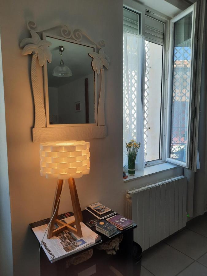 Agreable Appartement T2 Proche Centre Nîmes Dış mekan fotoğraf
